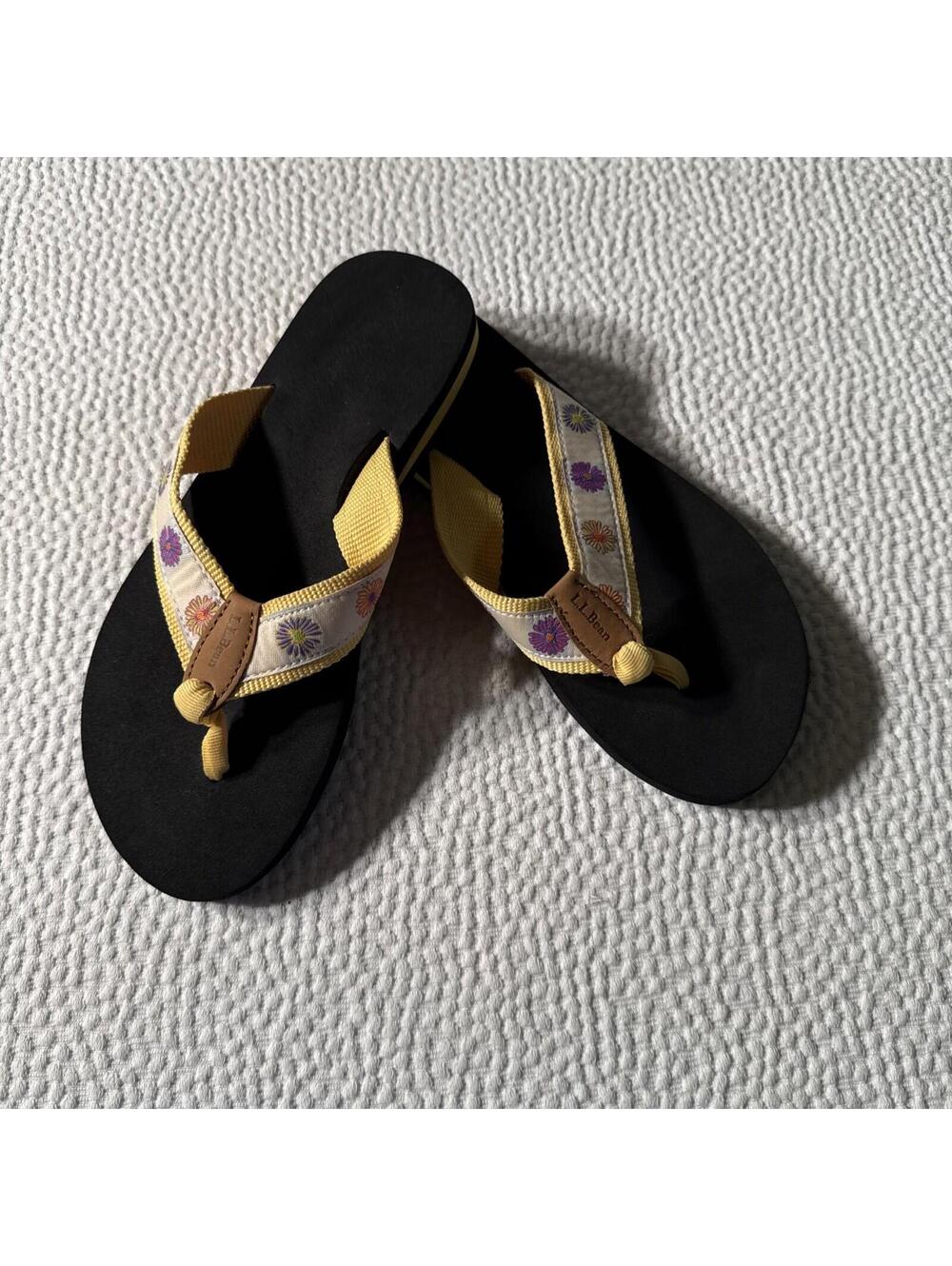 LL BEAN Original Maine Isle Flip-Flops Beach Sandals Yellow Daisy Women’s 9 M